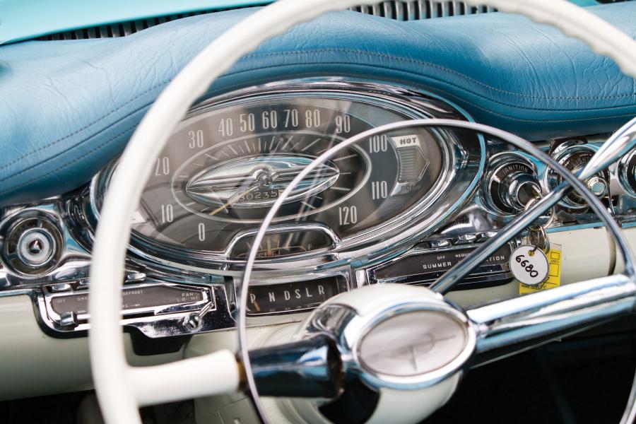  Oldsmobile Super 88 Convertible 1957 года  (фото 11 из 28)